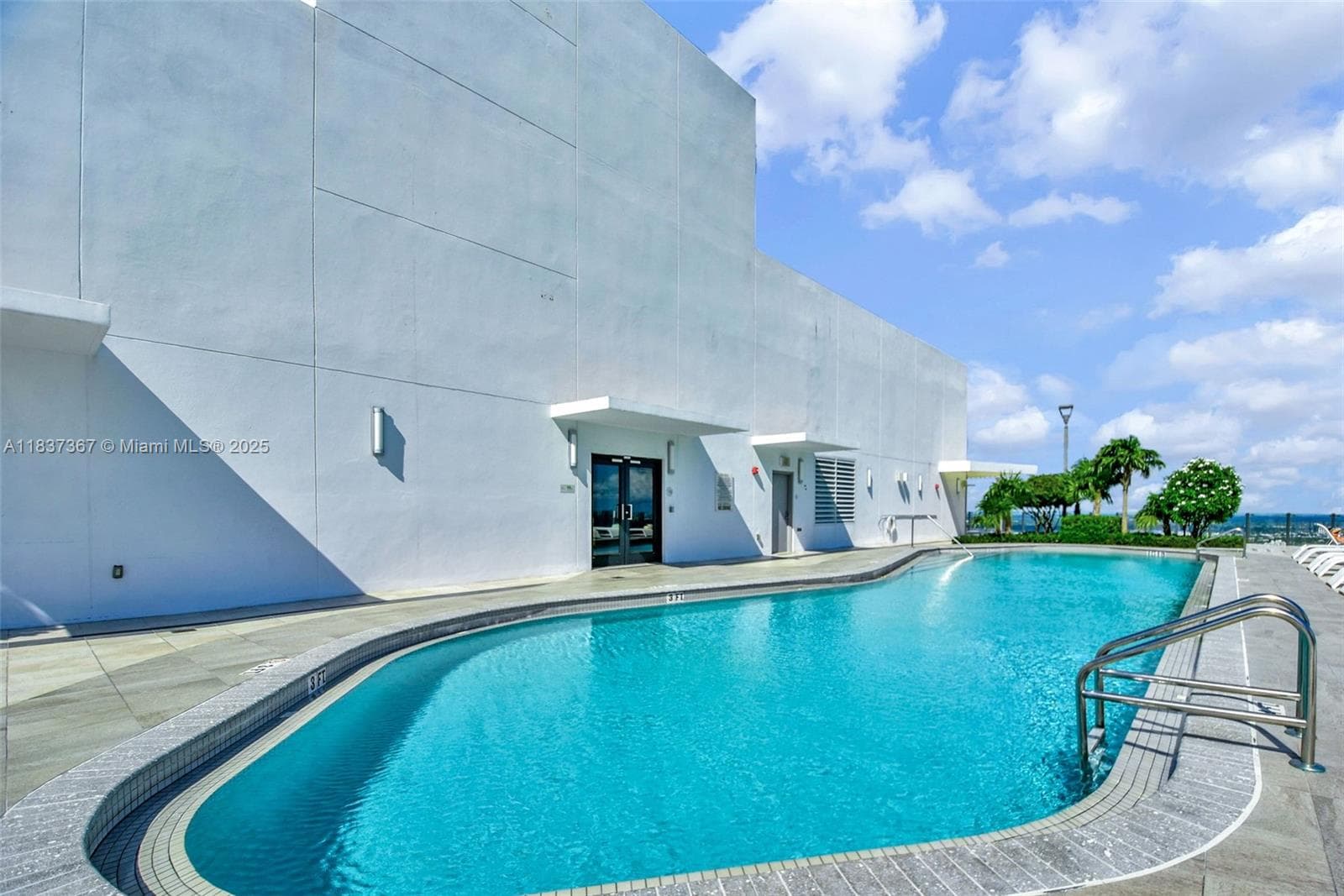 501 NE 31st St # 410, Miami FL 33137 — 33