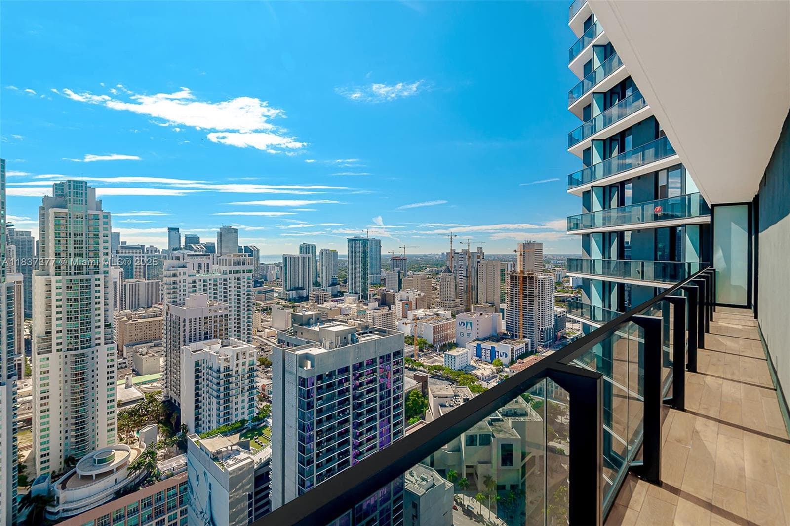 398 NE 5th St # 3711, Miami FL 33132 — 32