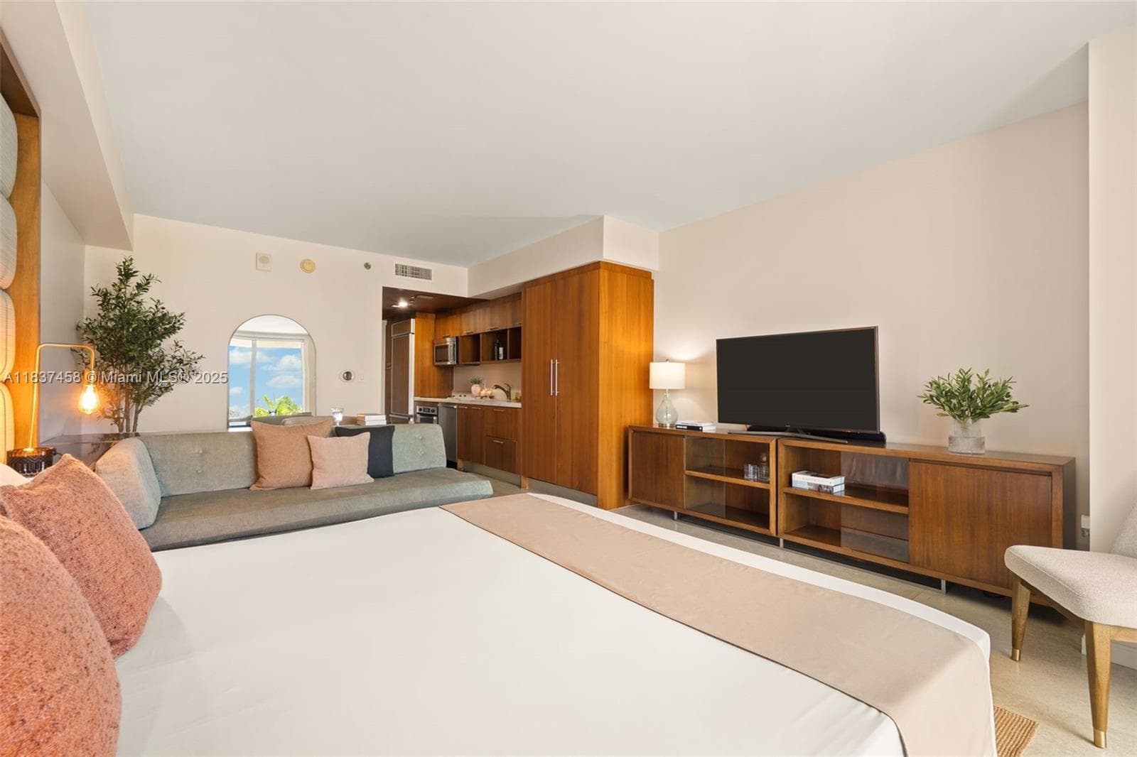 50 Biscayne Blvd # 411, Miami FL 33132 — 4