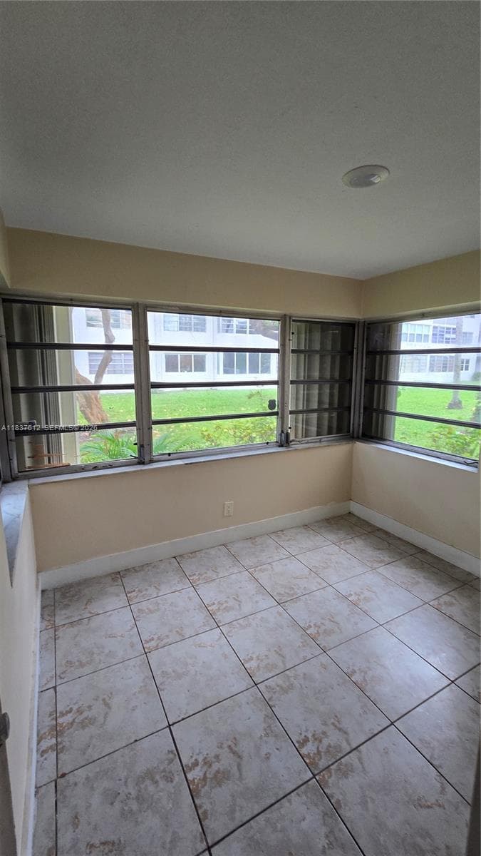 1450 NE 191st St # 106, Miami FL 33179 — 6