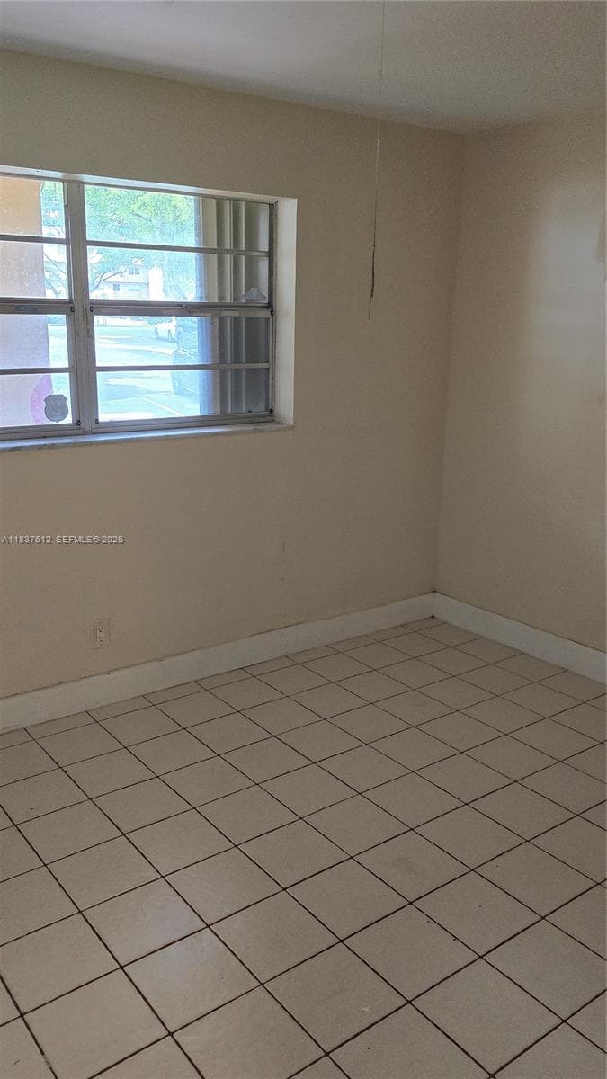 1450 NE 191st St # 106, Miami FL 33179 — 12