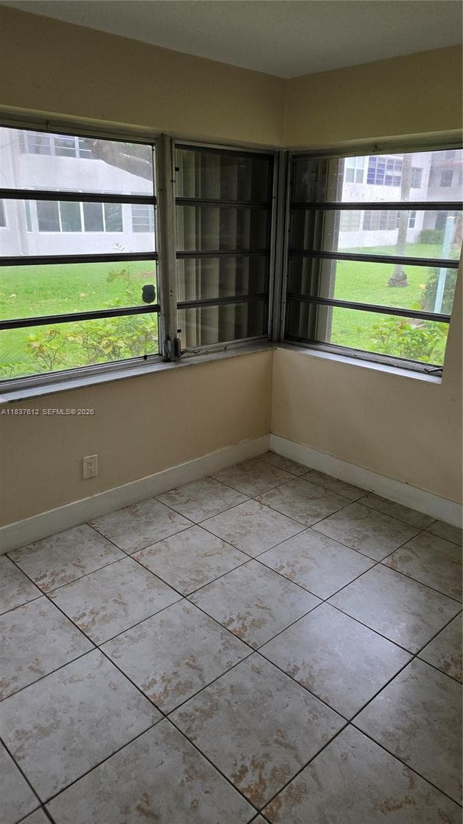 1450 NE 191st St # 106, Miami FL 33179 — 11