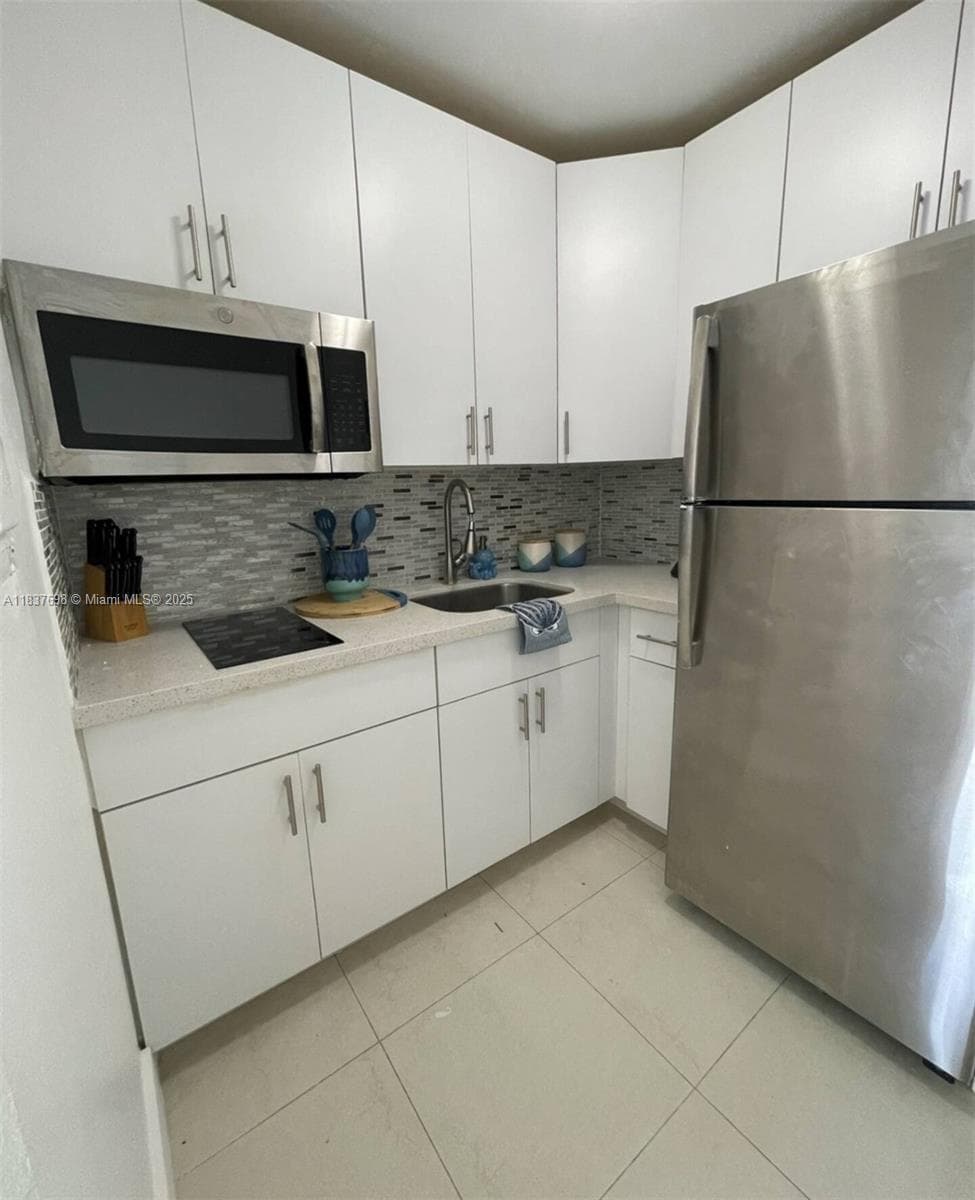 Bayshore Yacht & Tennis C, North Bay Village, FL — 5