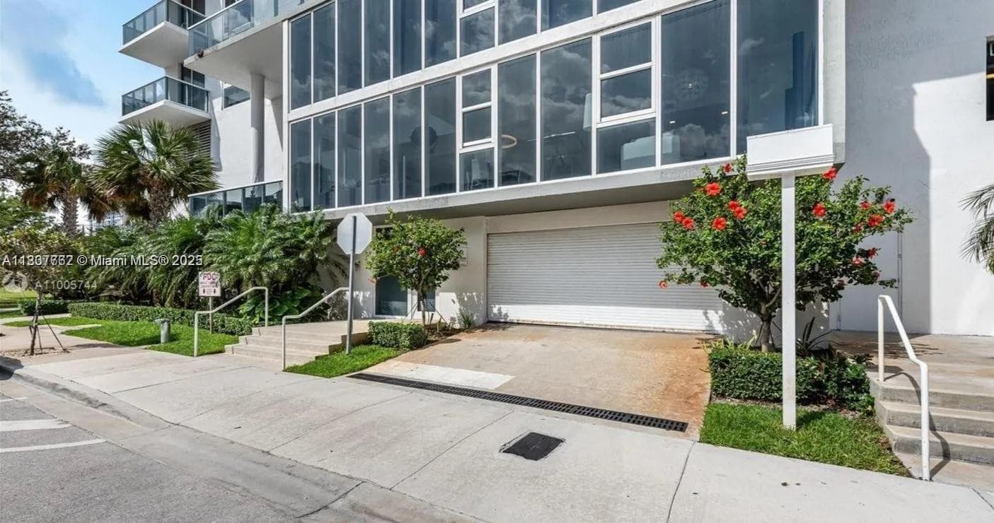 600 NE 27th St # 105, Miami FL 33137 — 3