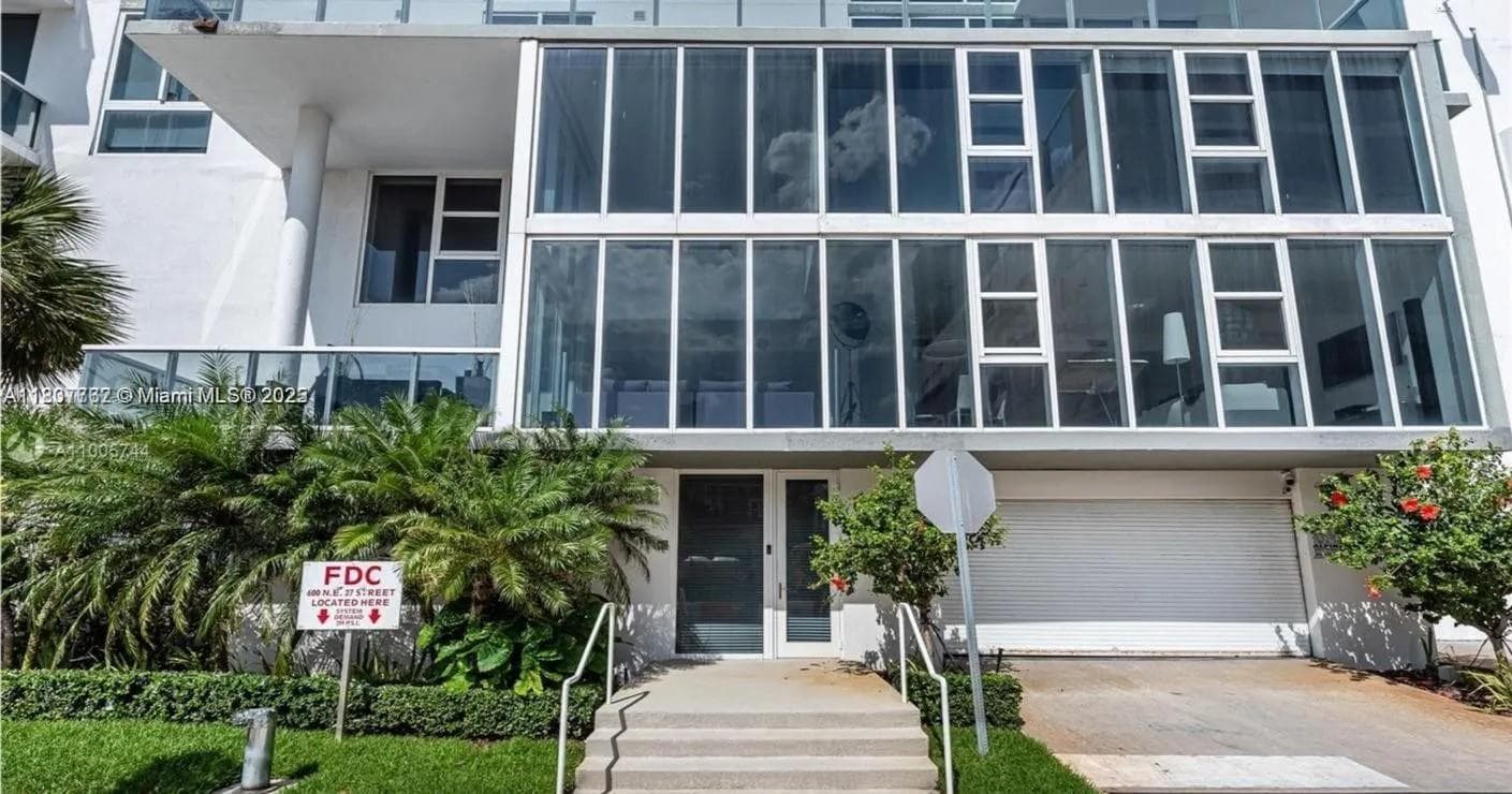 600 NE 27th St # 105, Miami FL 33137 — 1