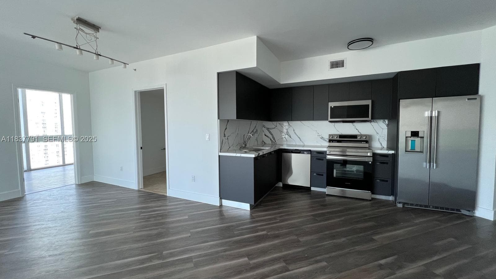 350 S Miami Ave # 2401, Miami FL 33130 — 2