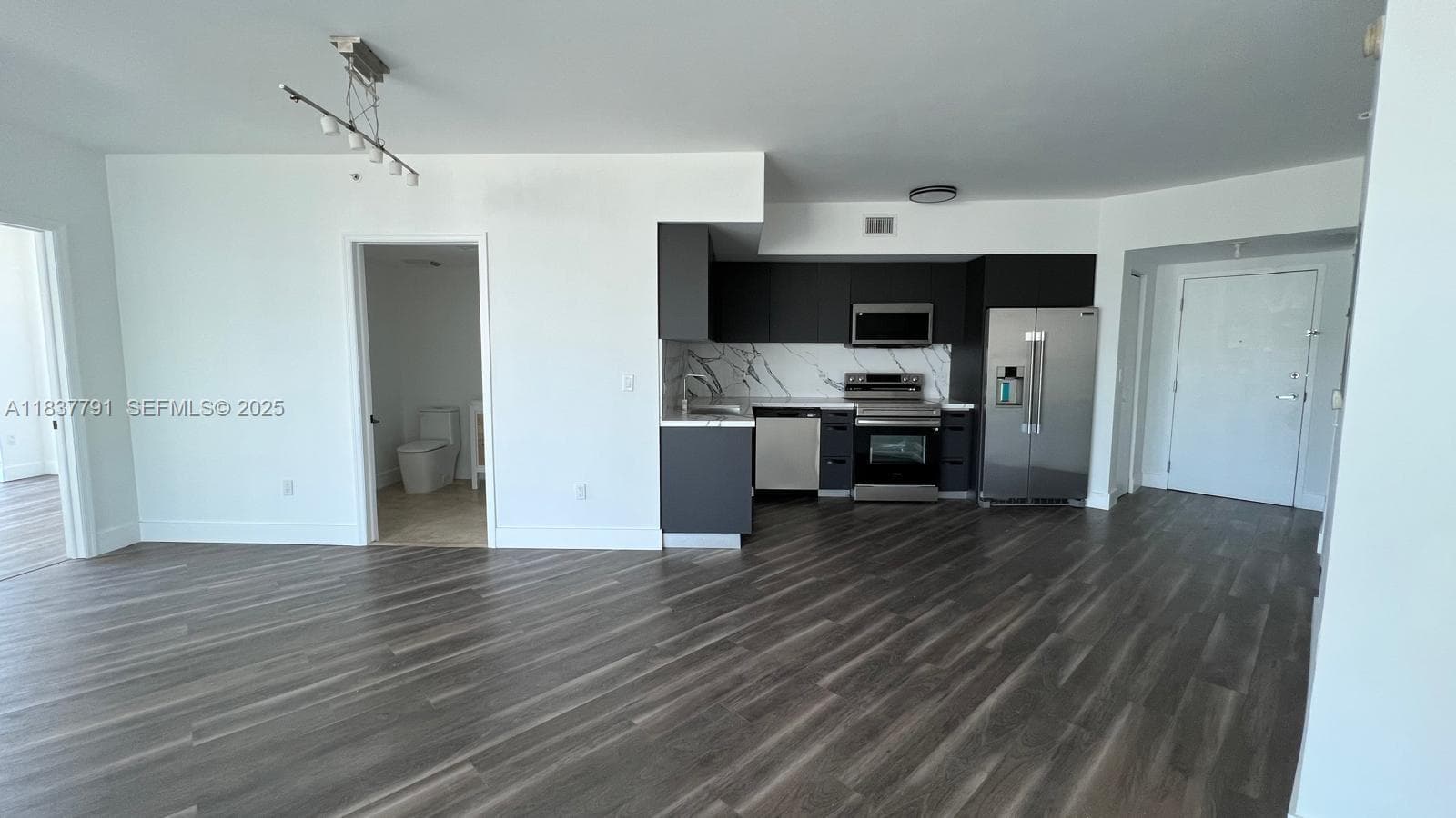 350 S Miami Ave # 2401, Miami FL 33130 — 3