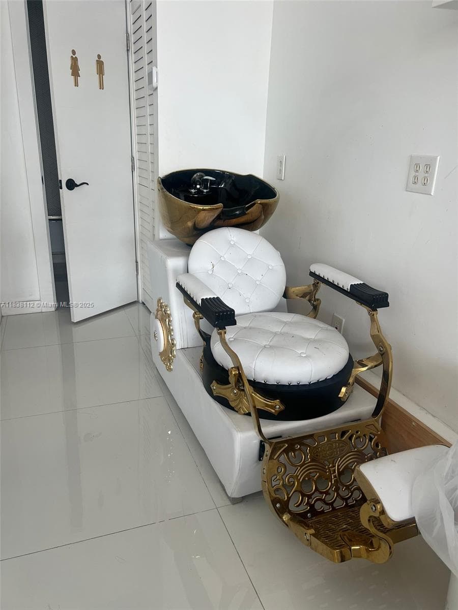 Confidentially NE 7 TH AVE, Miami FL 33161 — 2