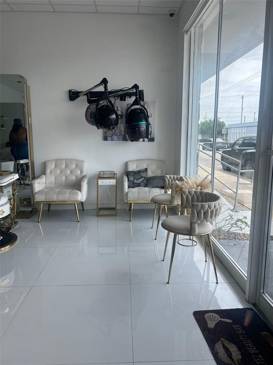 Confidentially NE 7 TH AVE, Miami FL 33161 — 11