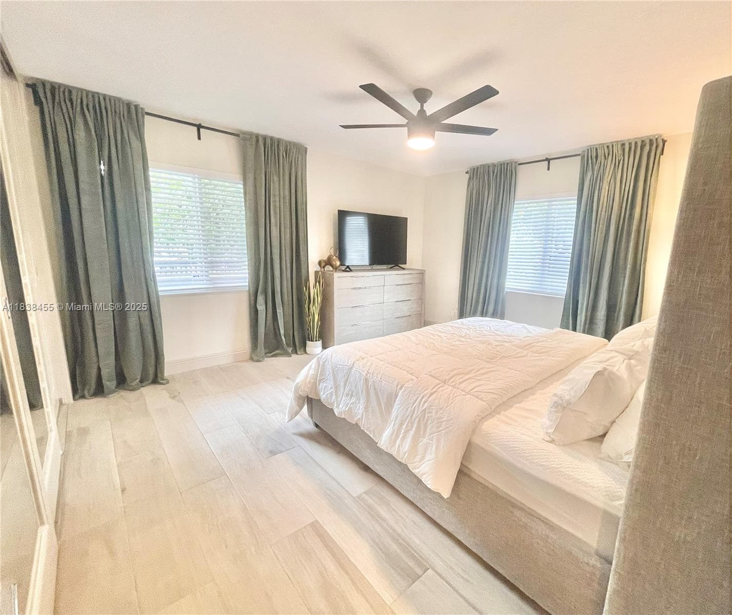 626 Meridian Ave # 1, Miami Beach FL 33139 — 9