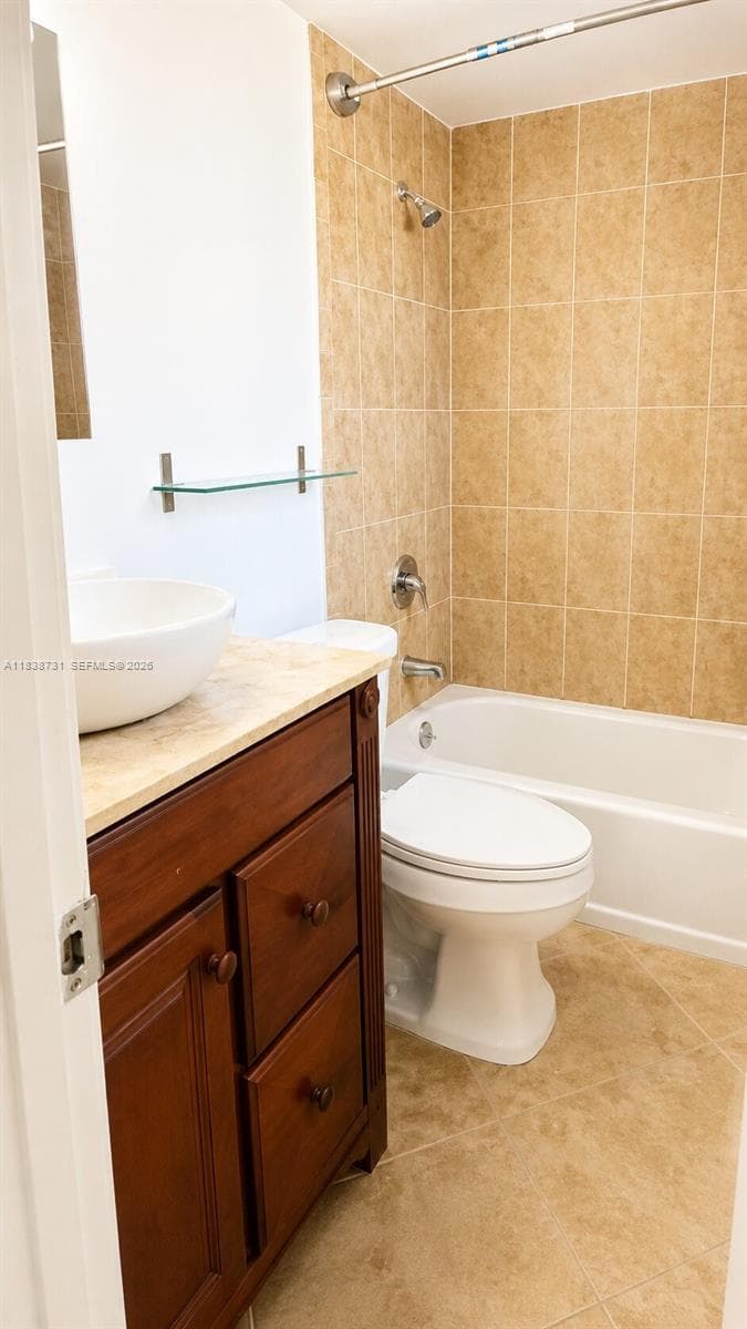 3862 NE 171st St # B, North Miami Beach FL 33160 — 26