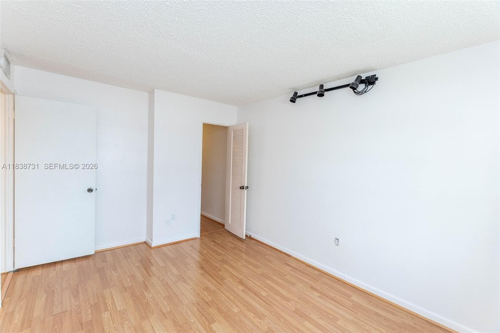 3862 NE 171st St # B, North Miami Beach FL 33160 — 28