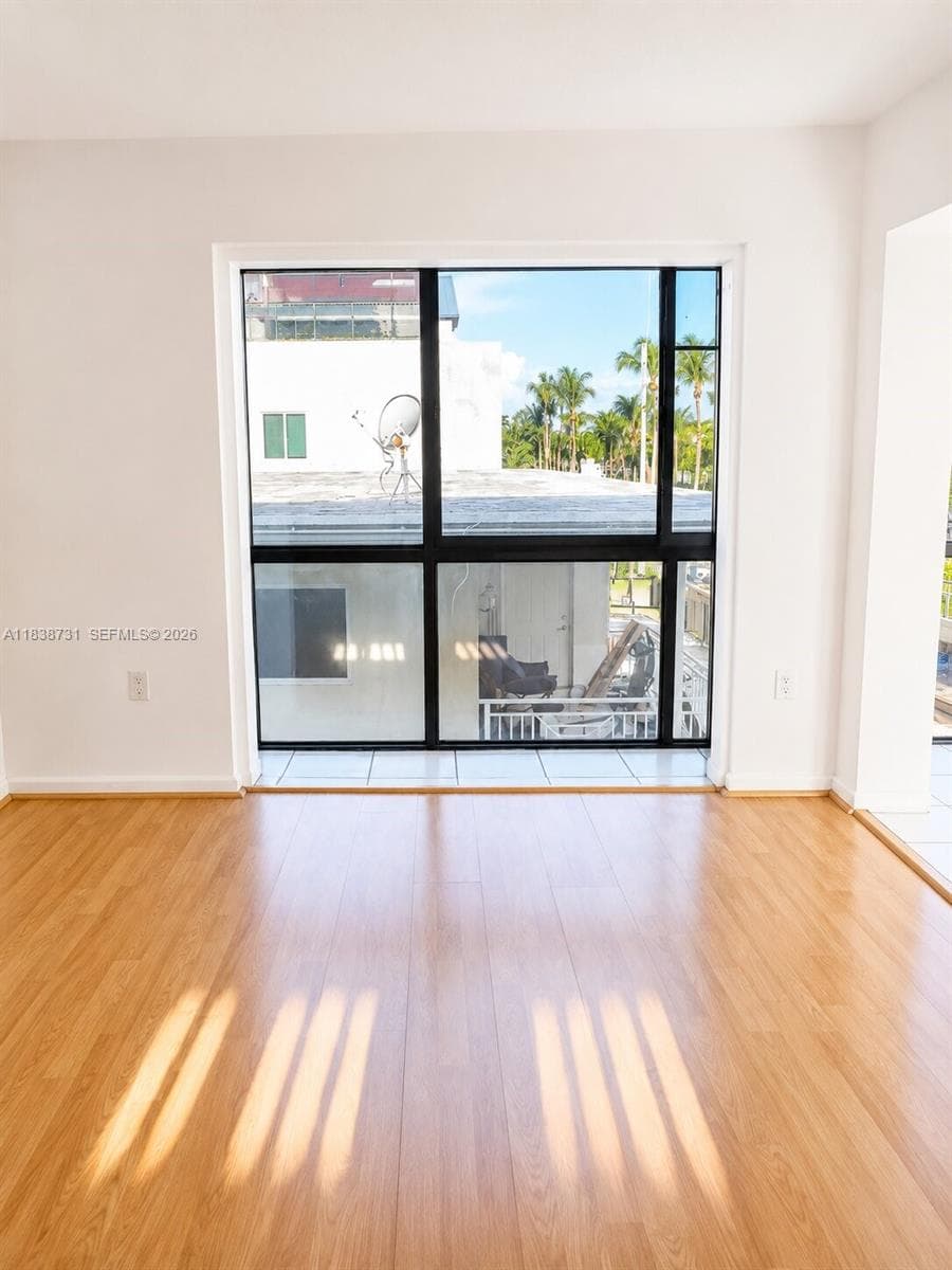 3862 NE 171st St # B, North Miami Beach FL 33160 — 35