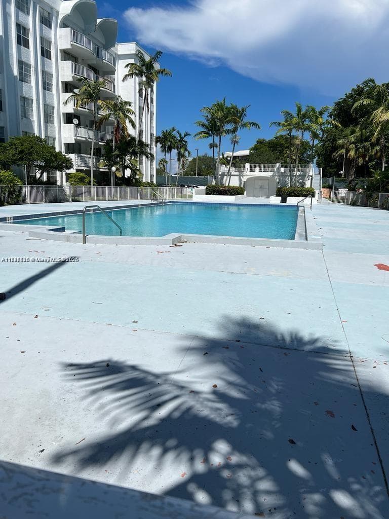 498 NW 165th St Rd # 407, Miami FL 33169 — 12