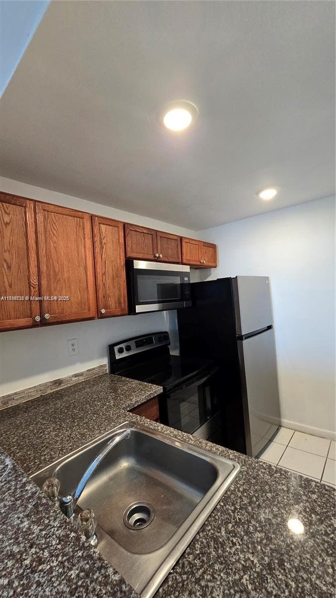 498 NW 165th St Rd # 407, Miami FL 33169 — 5