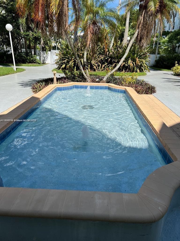 498 NW 165th St Rd # 407, Miami FL 33169 — 15