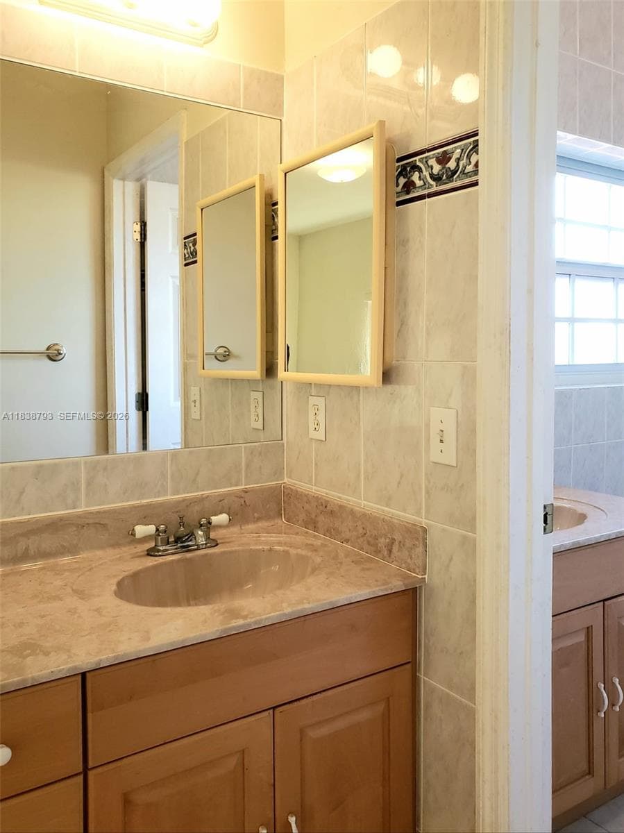 3124 Prairie Ave, Miami Beach FL 33140 — 25