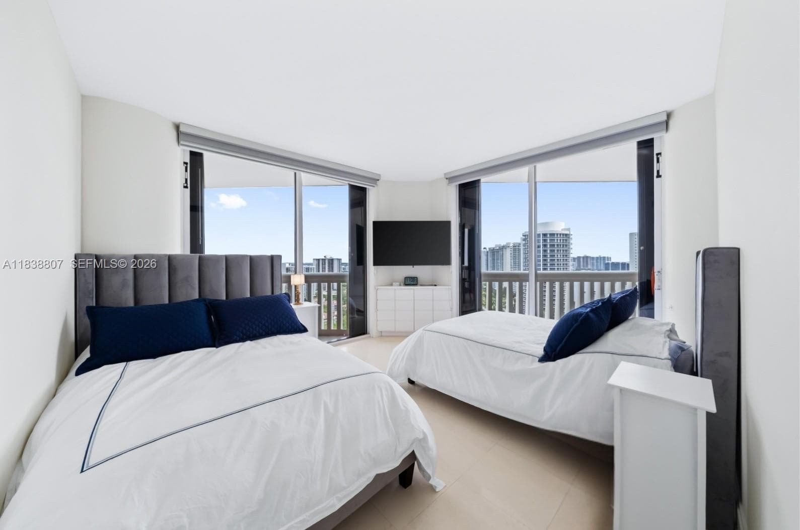 2000 Island Blvd # 2409, Aventura FL 33160 — 16