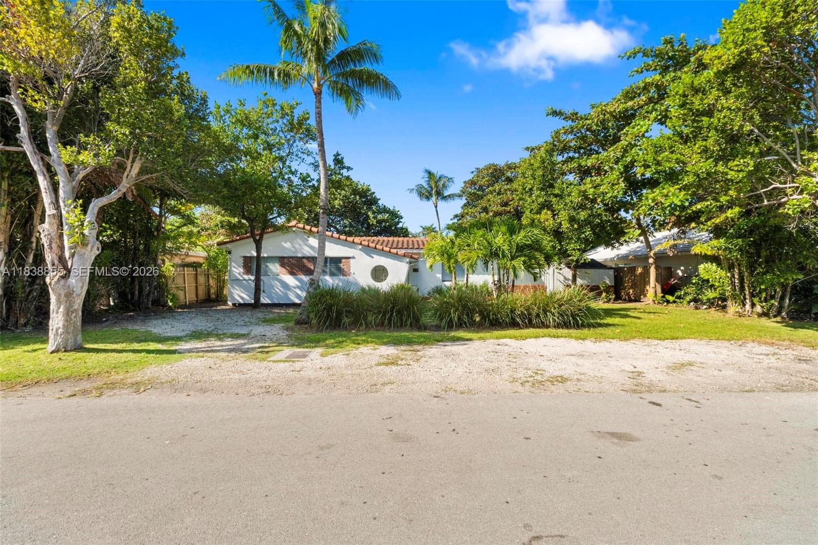 738 Fernwood Rd, Key Biscayne FL 33149 — 2