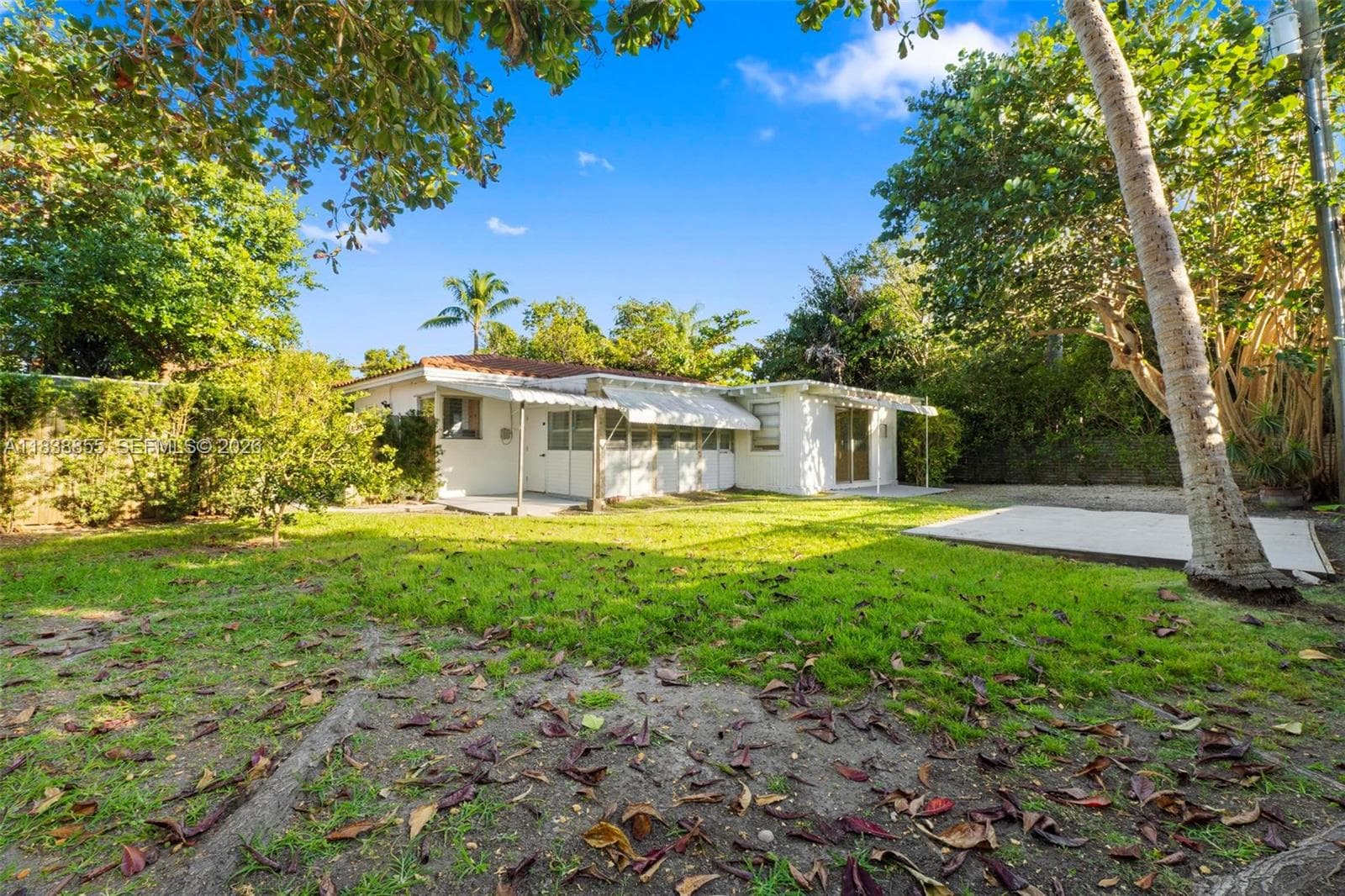 738 Fernwood Rd, Key Biscayne FL 33149 — 34