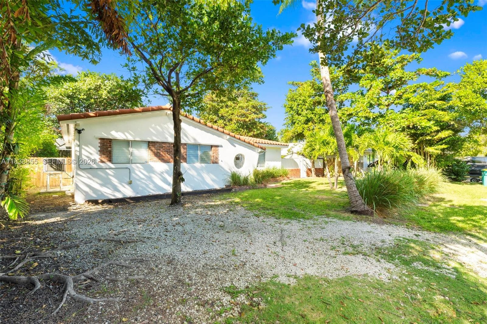 738 Fernwood Rd, Key Biscayne FL 33149 — 35