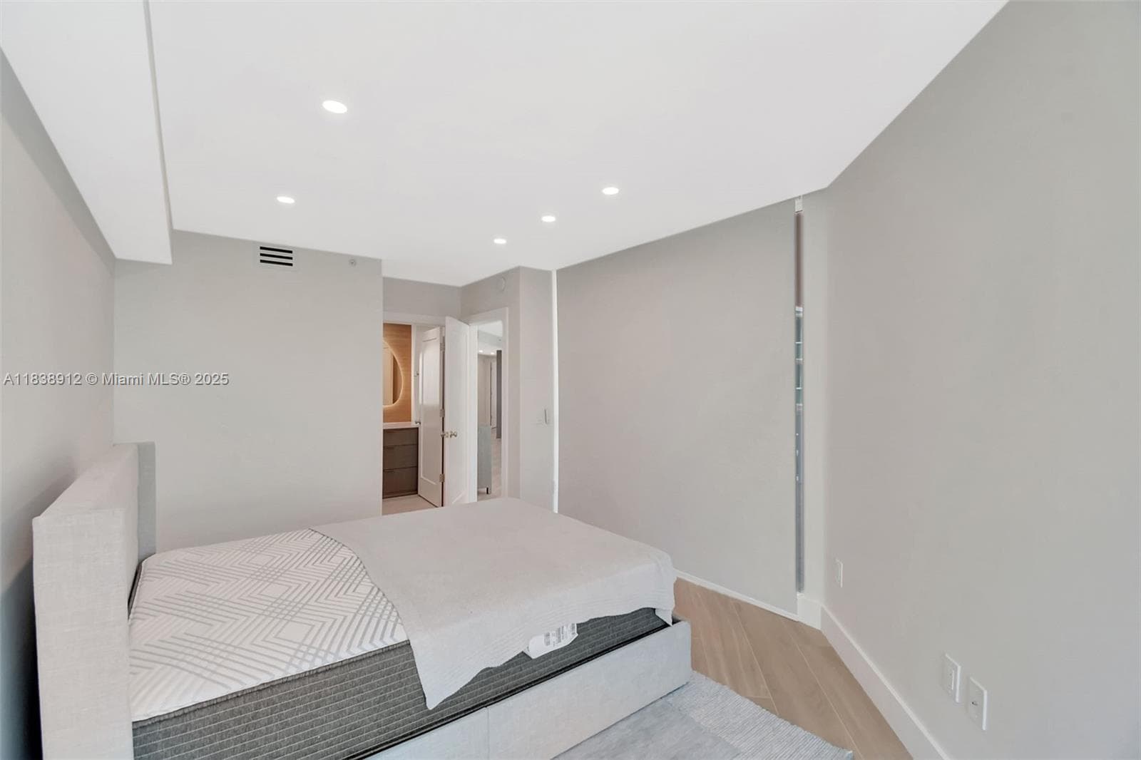 3370 Hidden Bay Dr # 812, Aventura FL 33180 — 15