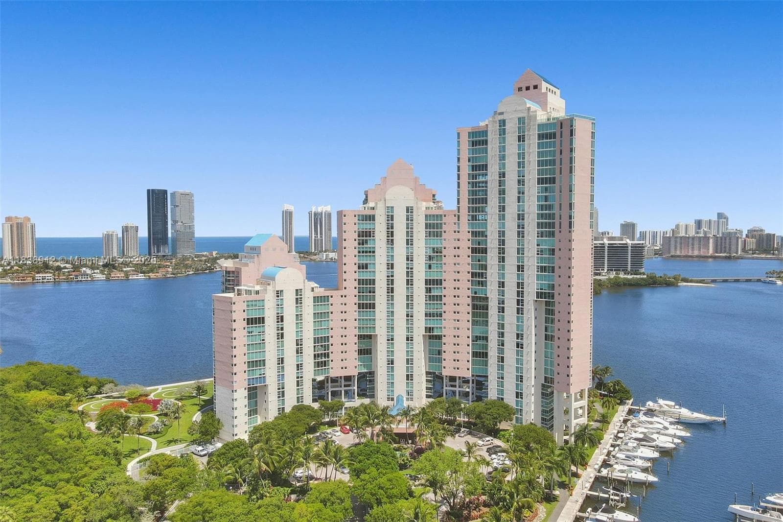 3370 Hidden Bay Dr # 812, Aventura FL 33180 — 38