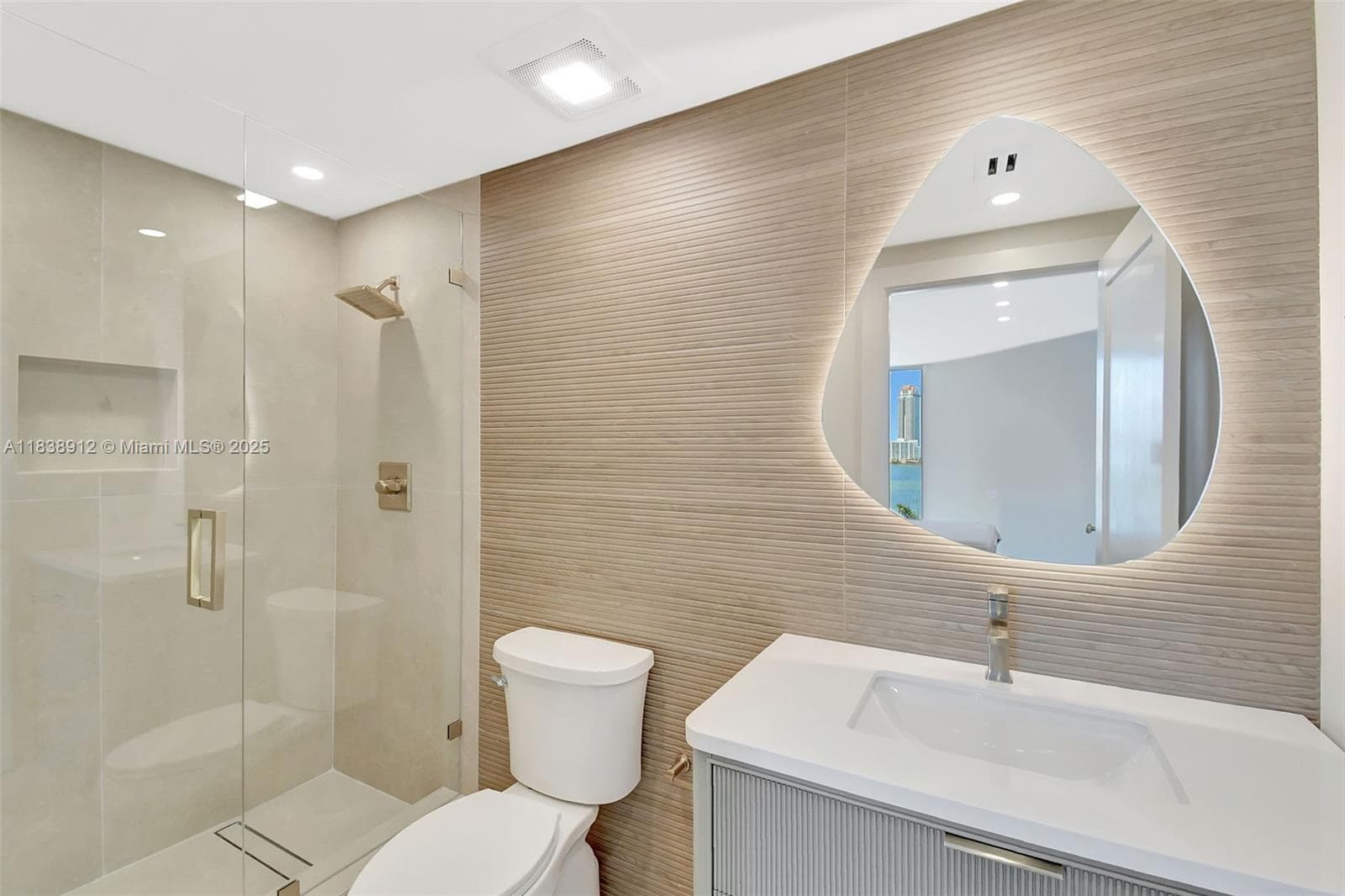3370 Hidden Bay Dr # 812, Aventura FL 33180 — 17