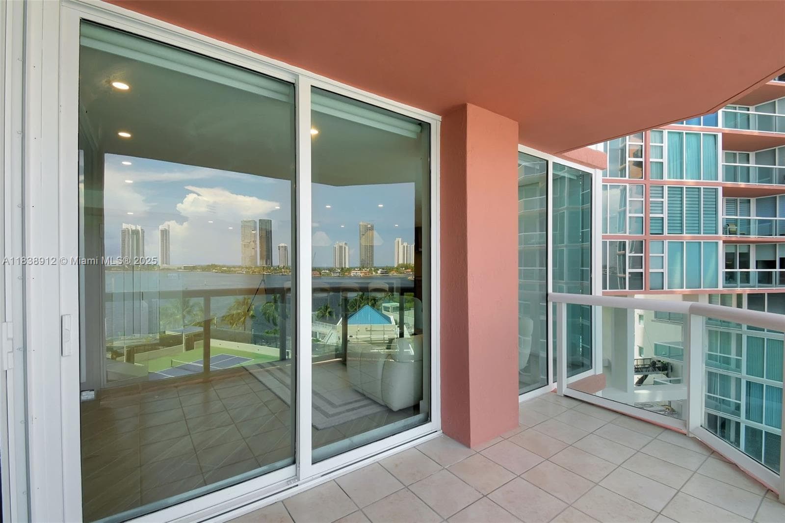 3370 Hidden Bay Dr # 812, Aventura FL 33180 — 36