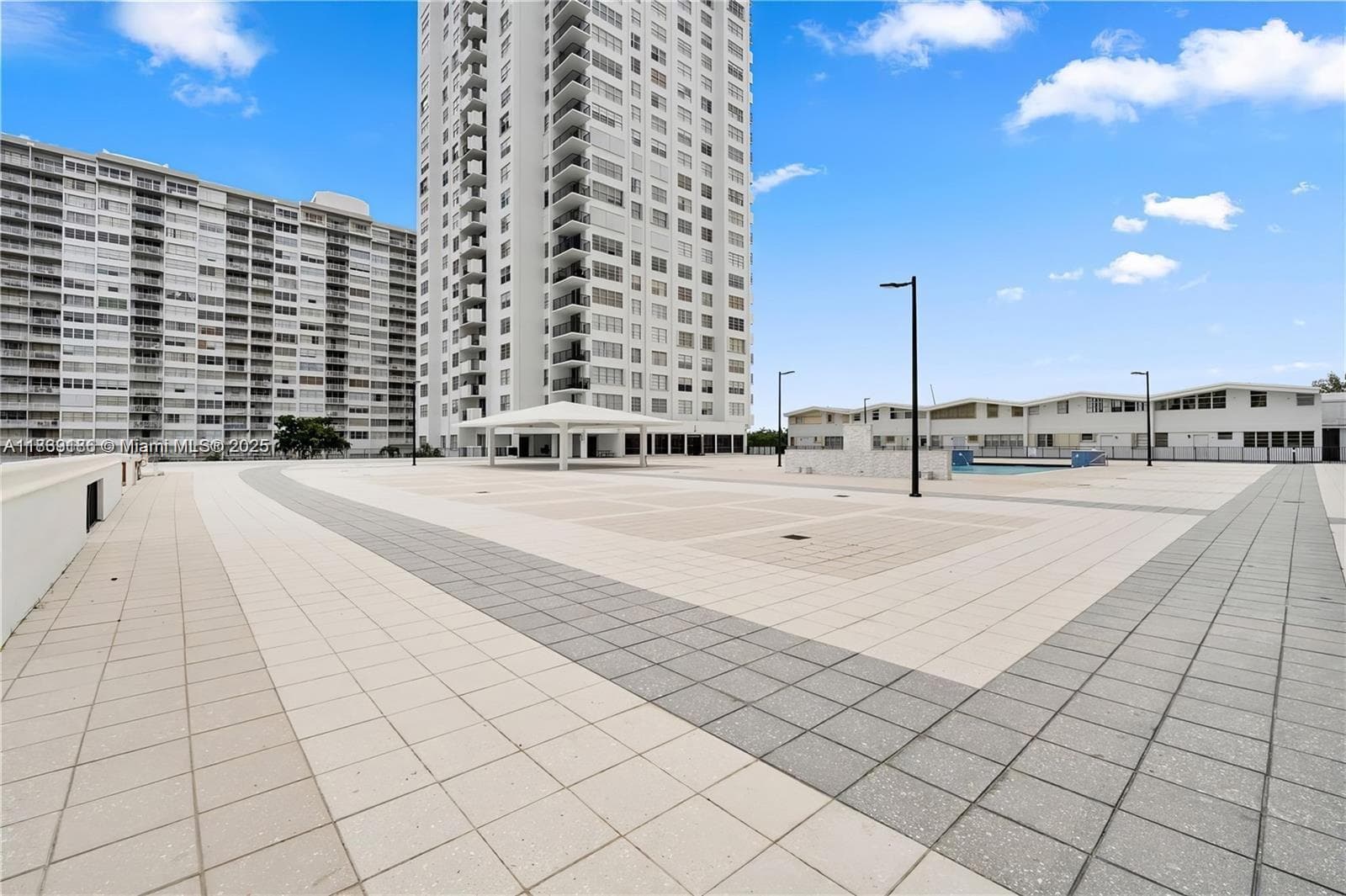 2750 NE 183rd St # 1701, Aventura FL 33160 — 31