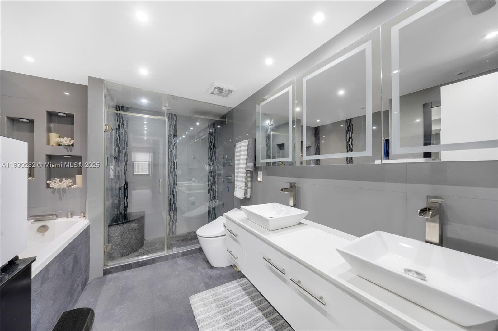 9801 Collins Ave # 16U, Bal Harbour FL 33154 — 26