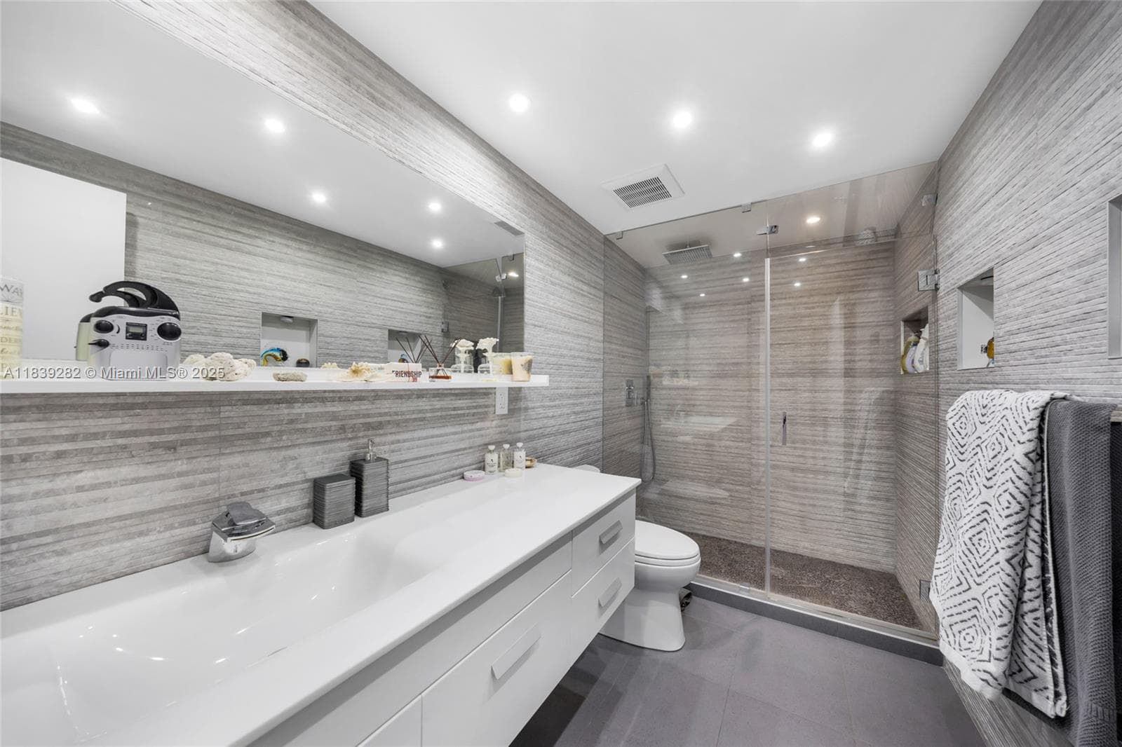 9801 Collins Ave # 16U, Bal Harbour FL 33154 — 18