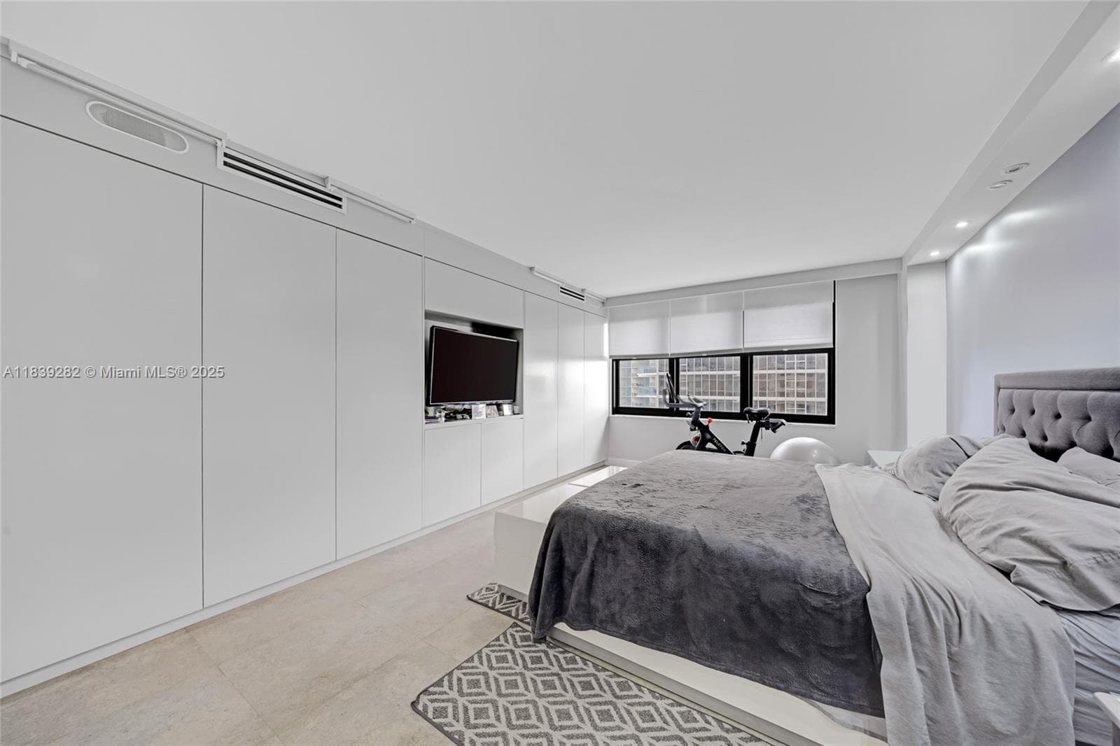 9801 Collins Ave # 16U, Bal Harbour FL 33154 — 21
