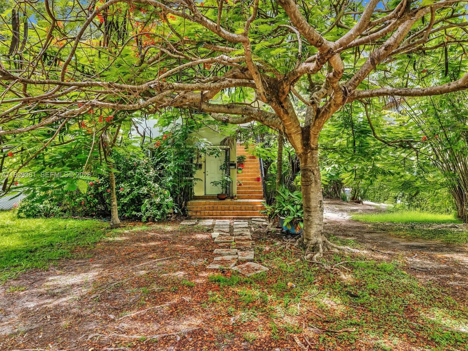 3210 E Elizabeth St, Miami FL 33133 — 34