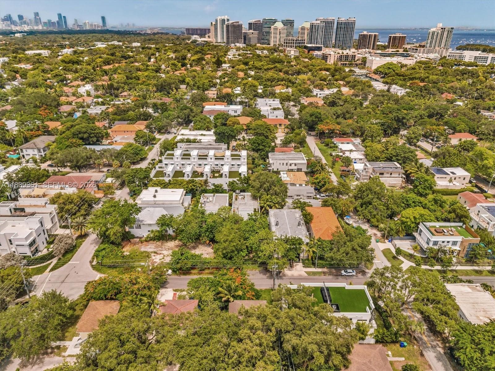 3210 E Elizabeth St, Miami FL 33133 — 38