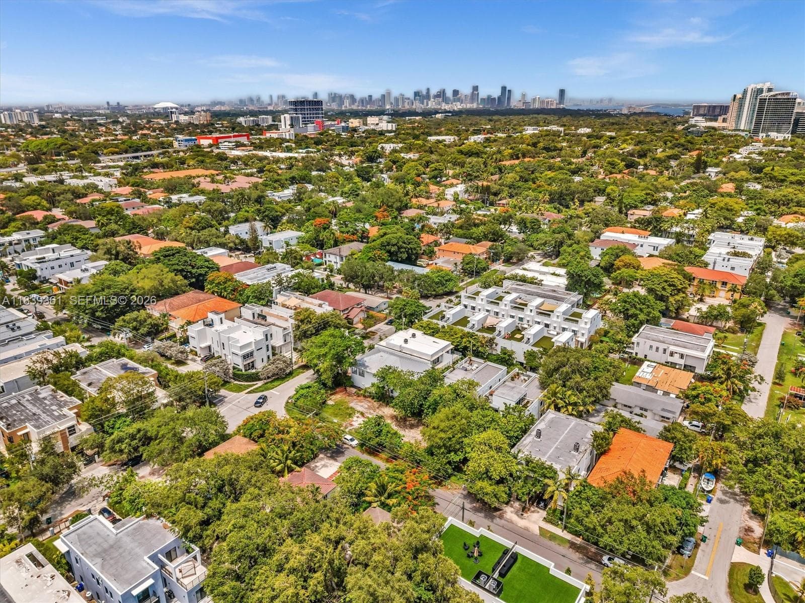 3210 E Elizabeth St, Miami FL 33133 — 39