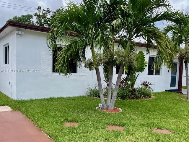 330 W 40th Pl, Hialeah FL 33012 — 3