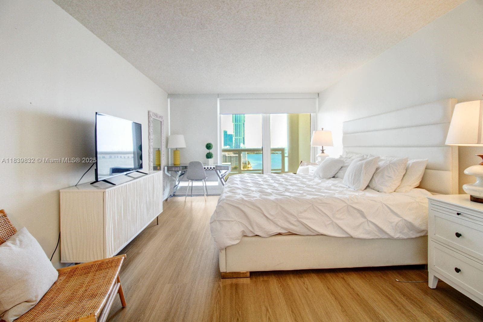 1717 N Bayshore Dr # 2635, Miami FL 33132 — 13