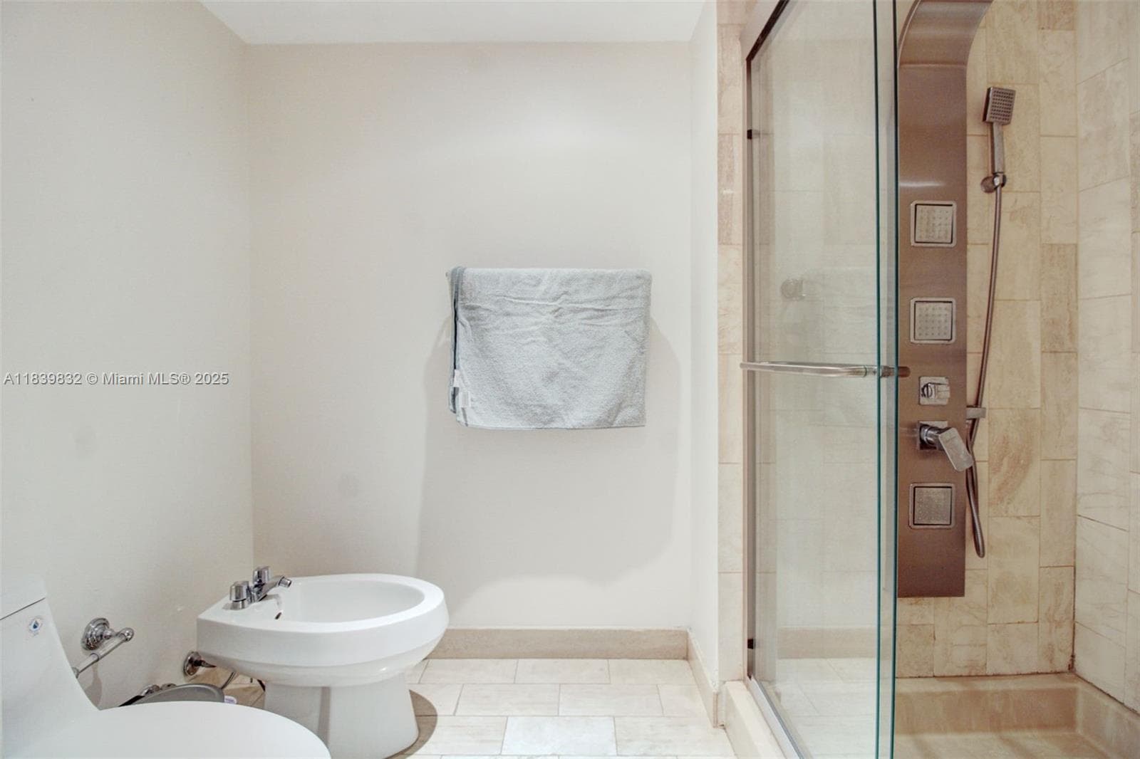 1717 N Bayshore Dr # 2635, Miami FL 33132 — 16