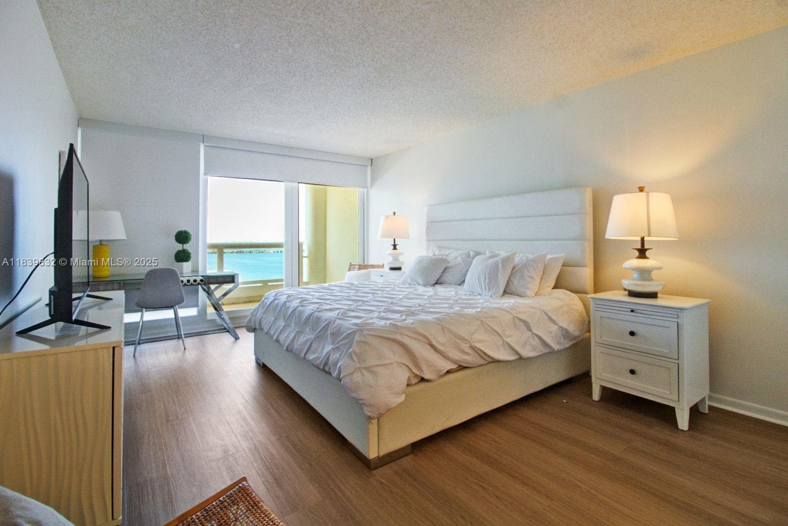 1717 N Bayshore Dr # 2635, Miami FL 33132 — 12