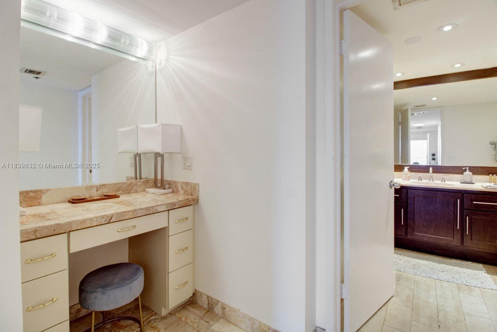 1717 N Bayshore Dr # 2635, Miami FL 33132 — 20