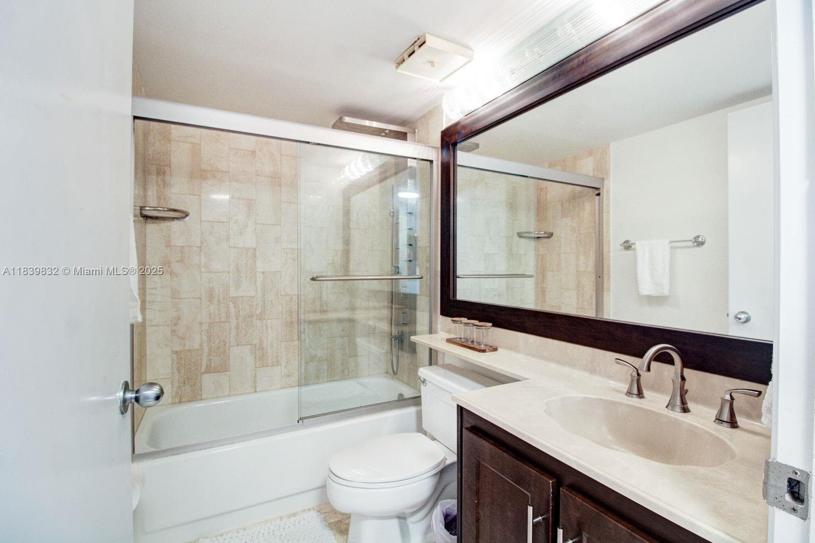 1717 N Bayshore Dr # 2635, Miami FL 33132 — 19