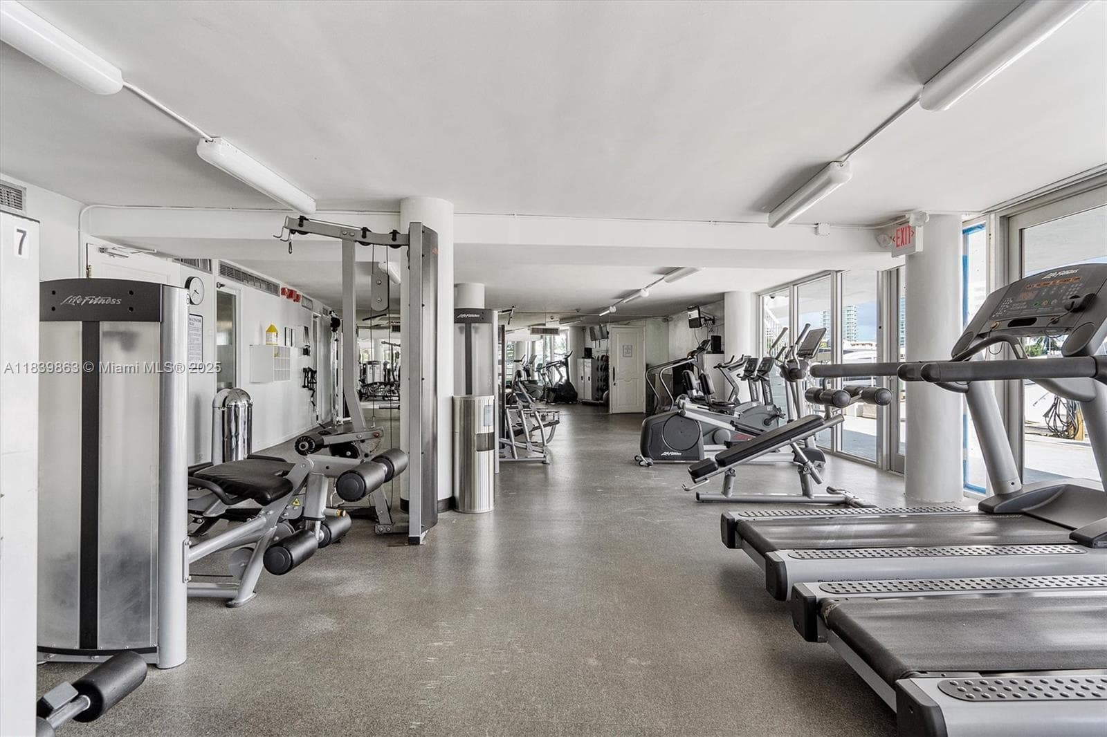 900 Bay Dr, Miami Beach FL 33141 — 42