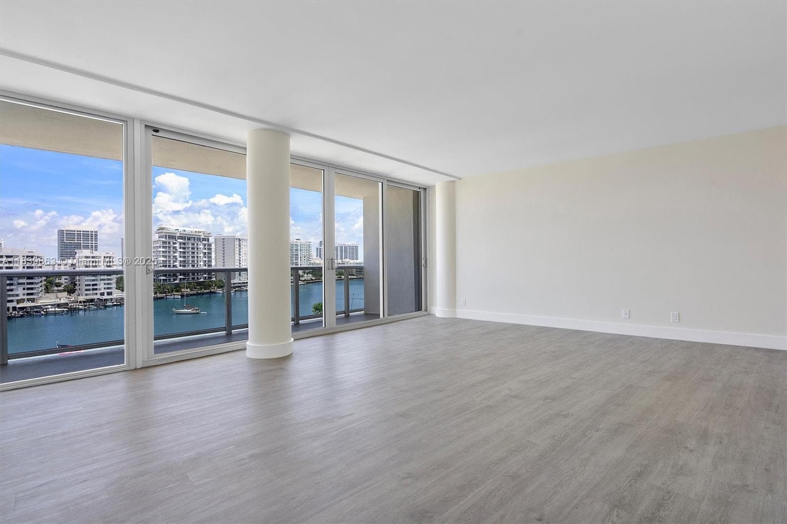 900 Bay Dr, Miami Beach FL 33141 — 18