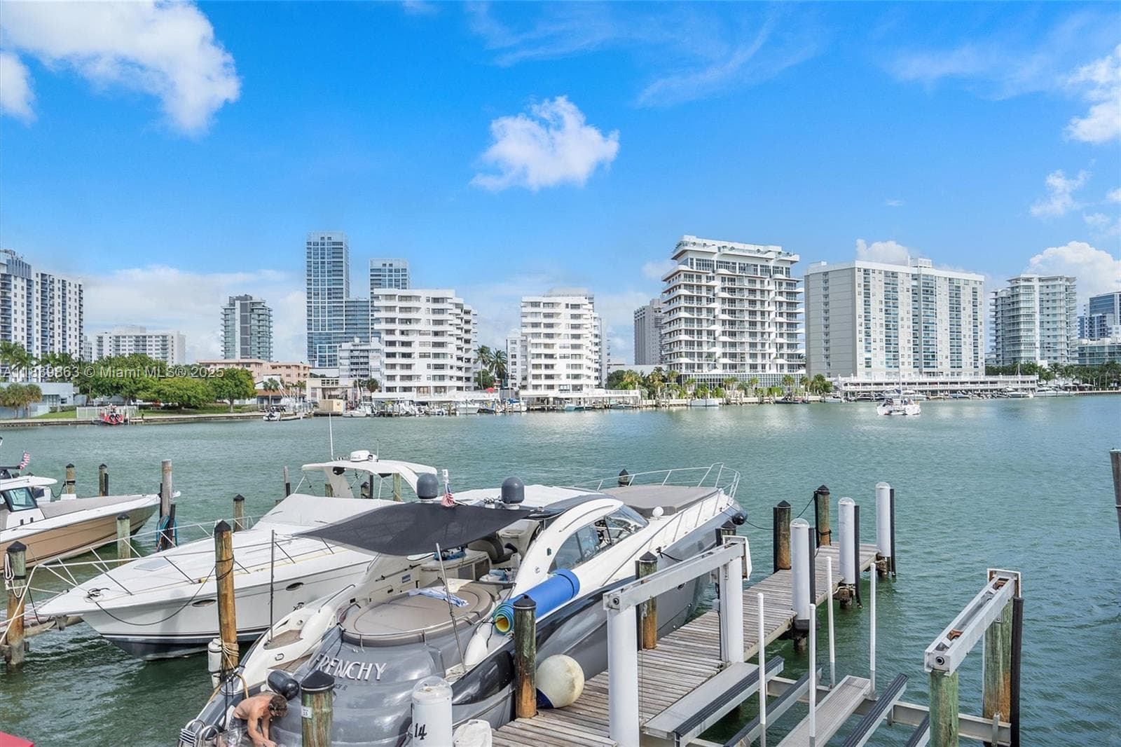 900 Bay Dr, Miami Beach FL 33141 — 37