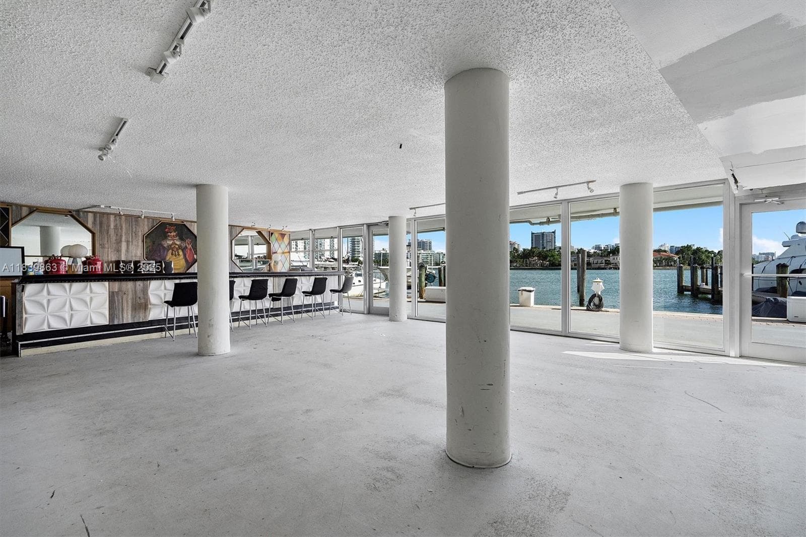 900 Bay Dr, Miami Beach FL 33141 — 48