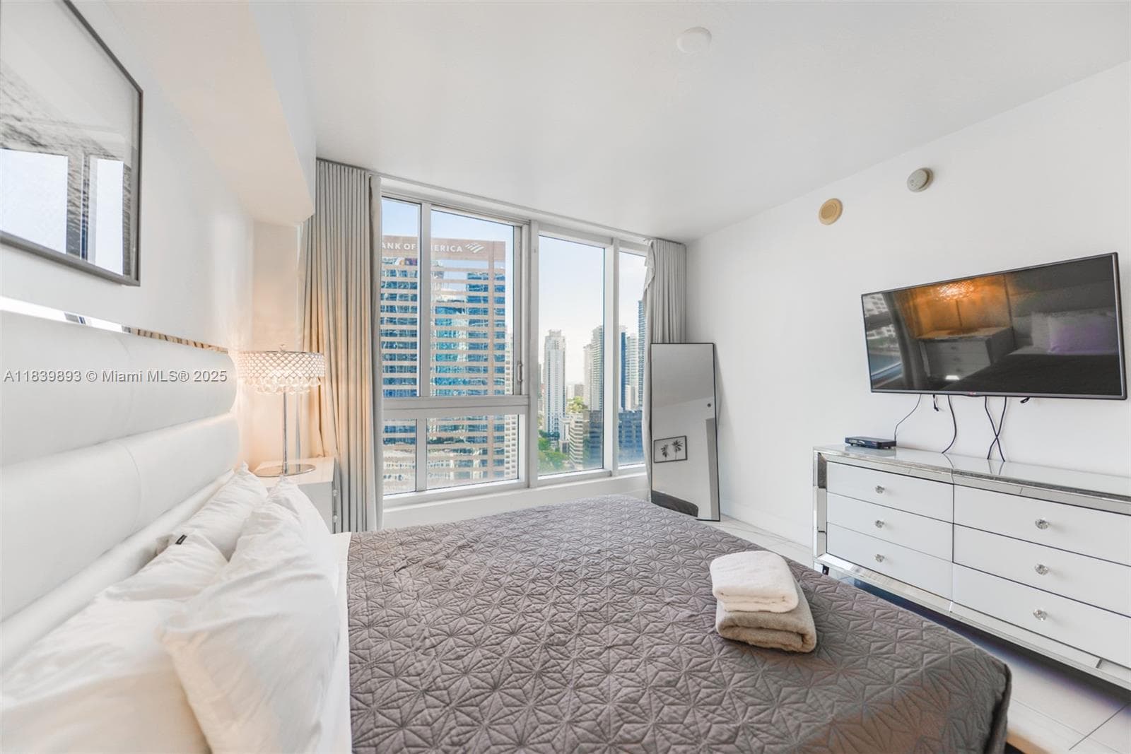 485 Brickell Ave # 2908, Miami FL 33131 — 10