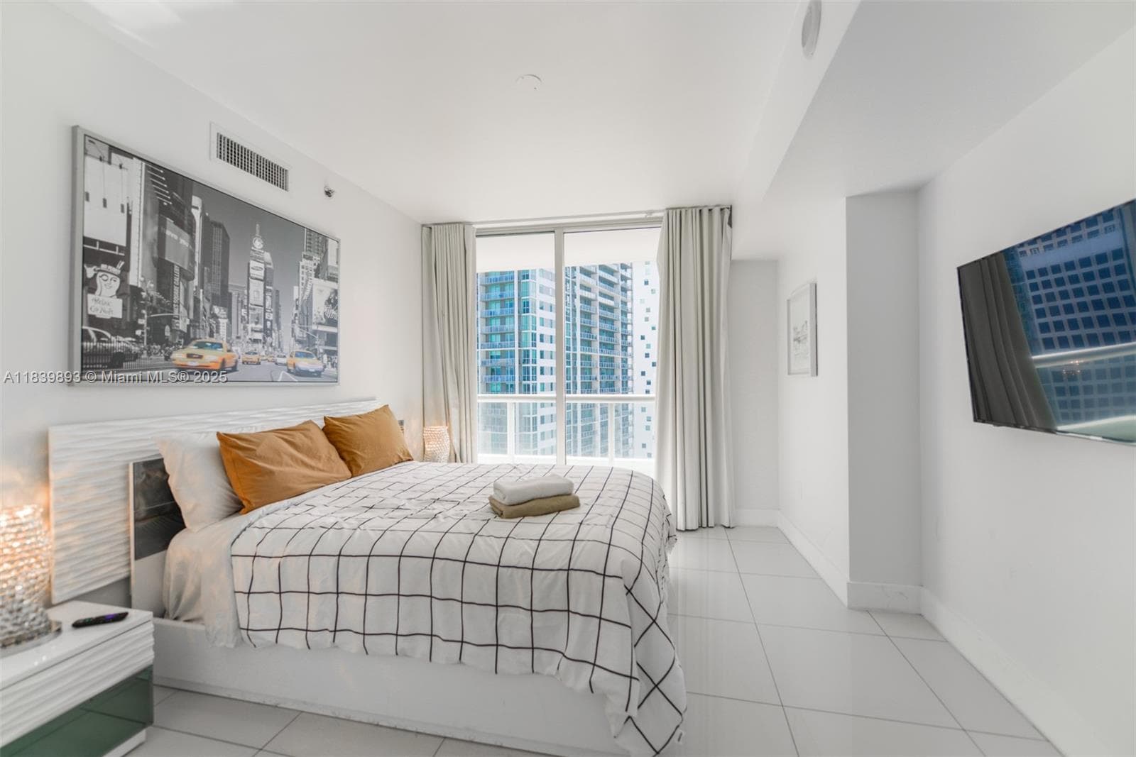 485 Brickell Ave # 2908, Miami FL 33131 — 15