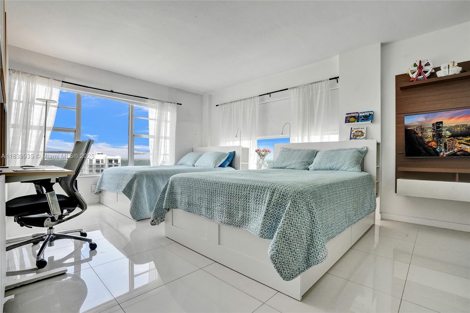 11111 Biscayne Blvd # 1915, Miami FL 33181 — 6