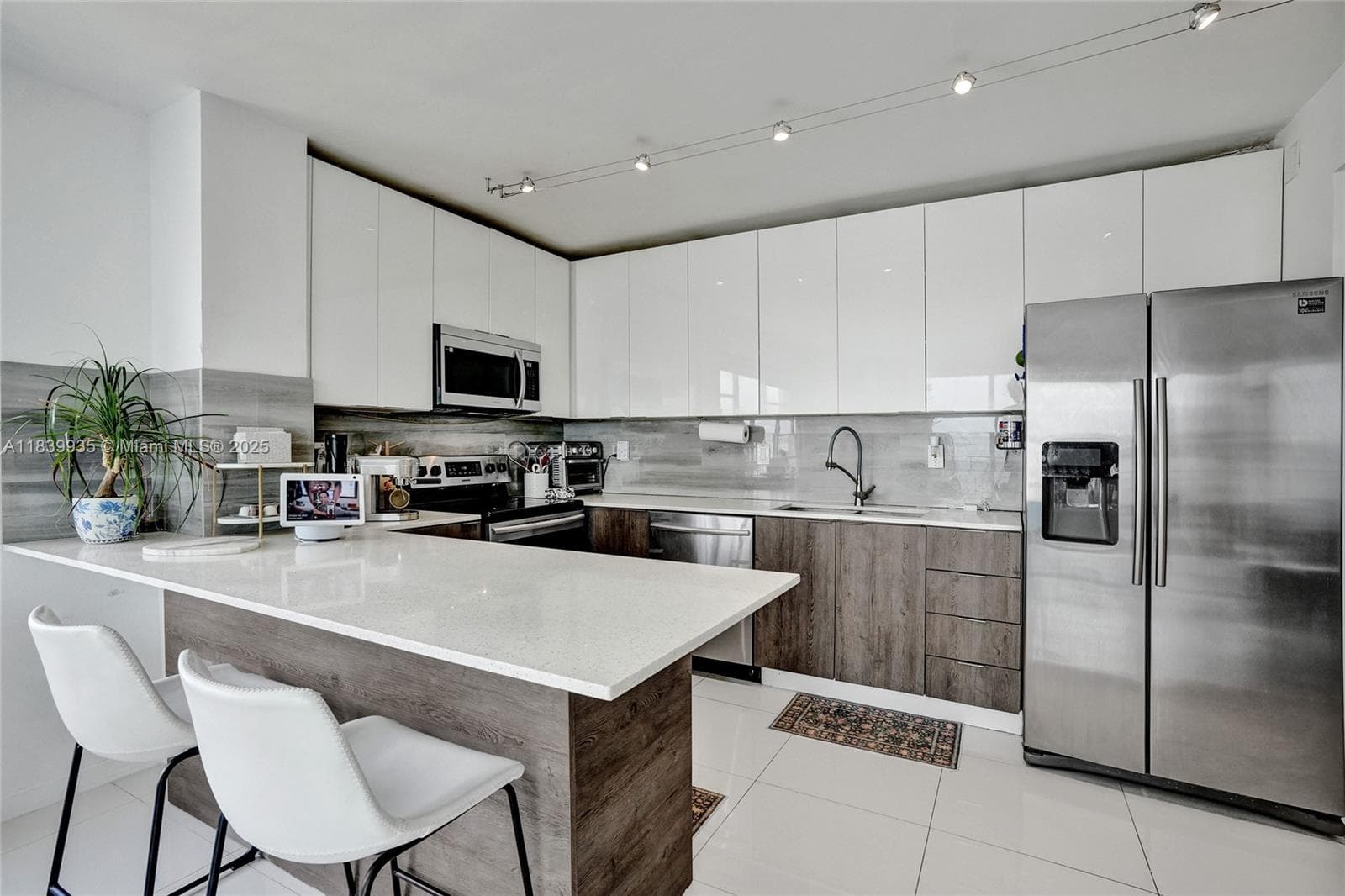 11111 Biscayne Blvd # 1915, Miami FL 33181 — 3